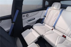 40万SUV买什么车？极氪9X解锁豪华出行新选择